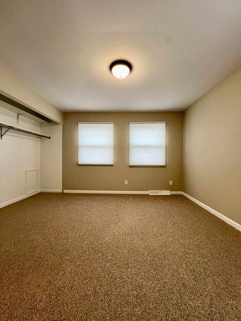 Building Photo - 7589 S 12th St