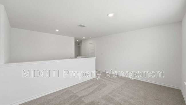 Building Photo - 966 Bluegrass Pt