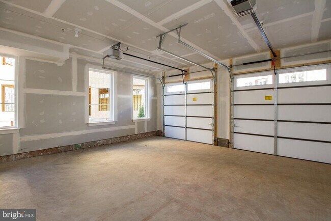 Building Photo - 4932 Trail Vista Ln