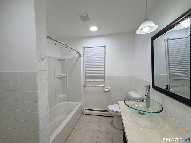 Building Photo - 12 Hilltop Ave