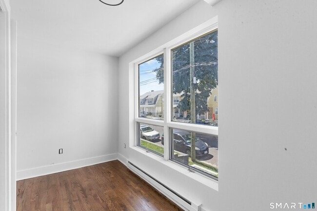 Building Photo - 366 Remington St