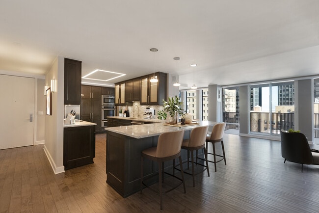 Building Photo - 200 E Delaware Pl