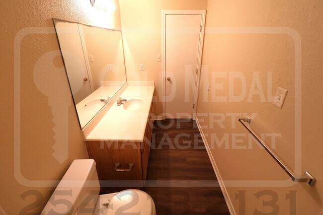 Building Photo - 1720 Aztec Trce