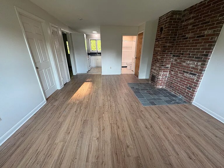 Building Photo - 6 Graves St