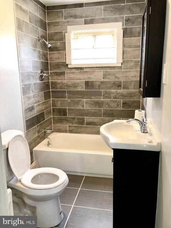 Building Photo - 107 E Pastorius St