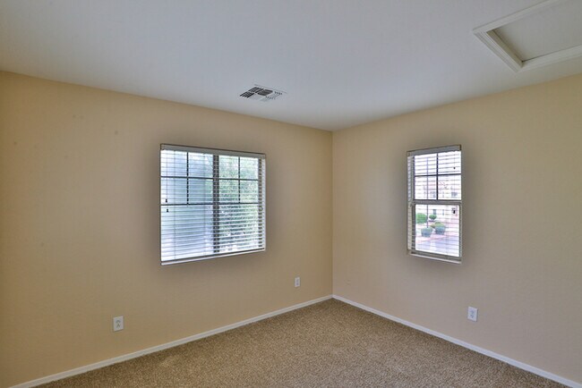 Building Photo - 501 N Citrus Ln