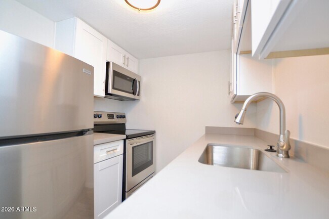 Building Photo - 44 E Roanoke Ave