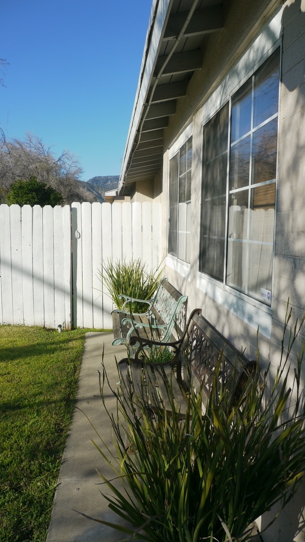 Building Photo - Home for Rent