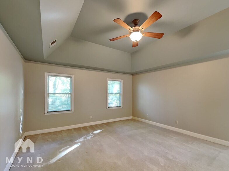 Building Photo - 3747 Running Fox Dr