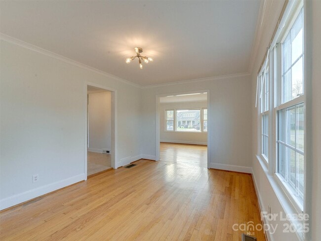 Building Photo - 1432 Bevis Dr