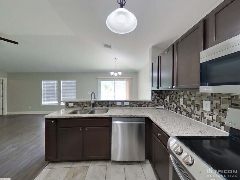 Building Photo - 2268 Eisner Dr