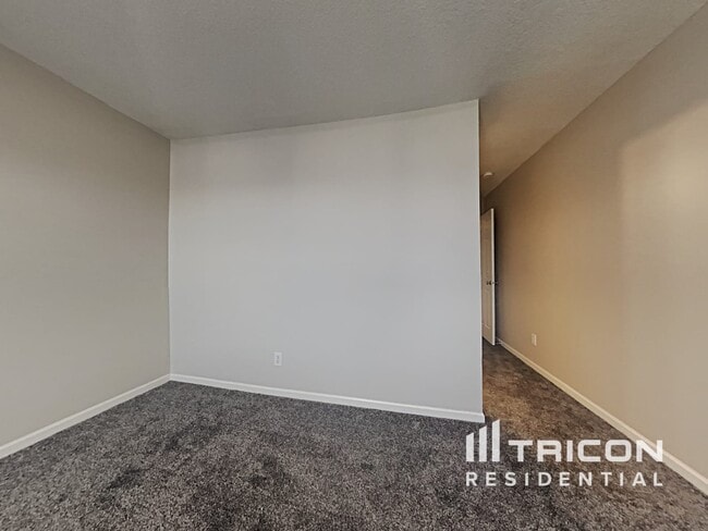 Building Photo - 3254 Blue Ash Ln