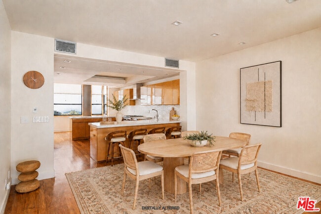 Building Photo - 115 Ocean Front Walk