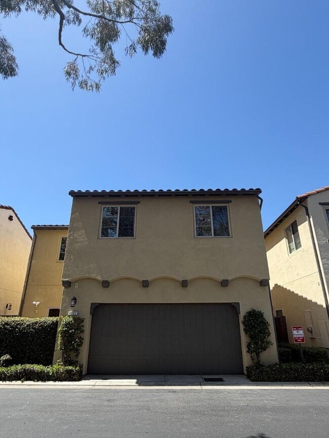 Building Photo - 1321 Dahlia Loop