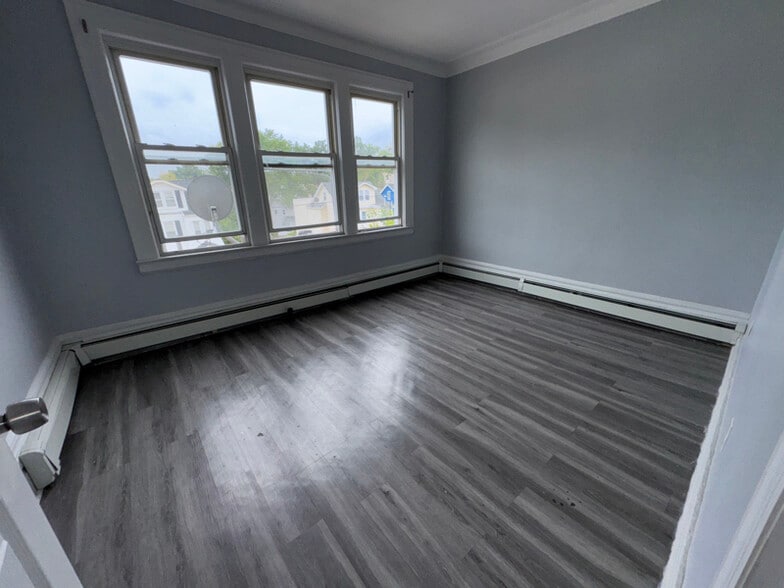 Building Photo - 267 Goldsmith Ave