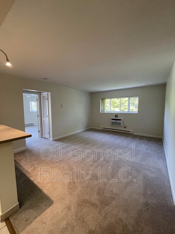 Building Photo - 106 Broad St