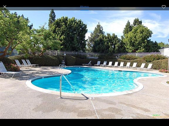 Building Photo - "Charming La Jolla Retreat: Cozy 2-Bedroom...