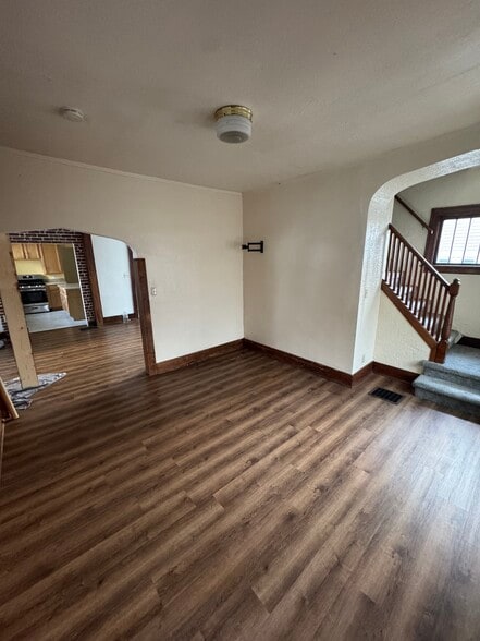 Building Photo - 58 Caledonia St NE