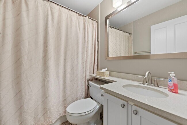 Building Photo - 211 E Ohio St