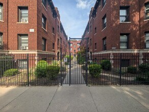 Building Photo - 2641 N Spaulding Ave