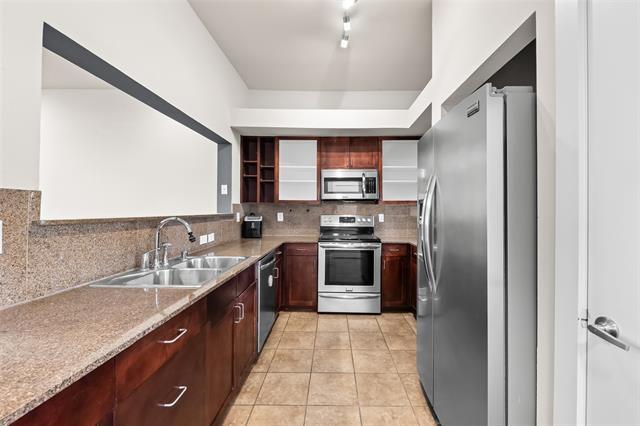 Building Photo - 6927 Sumner St