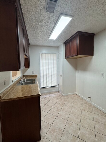 Building Photo - 11826 Roandale Dr