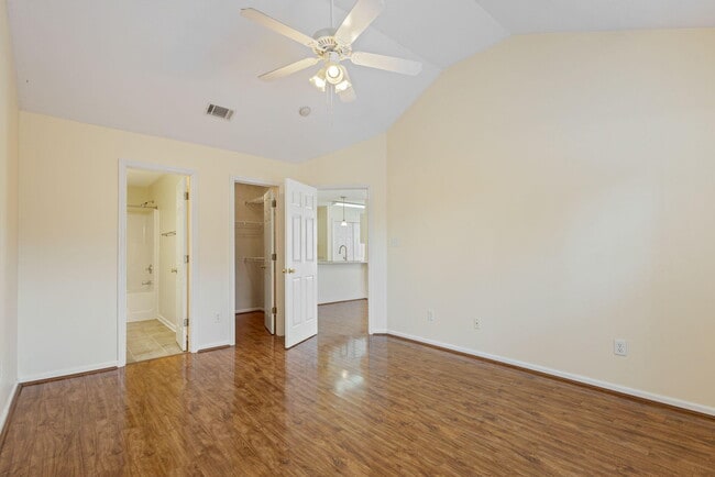 Building Photo - 422 Northrop Pl
