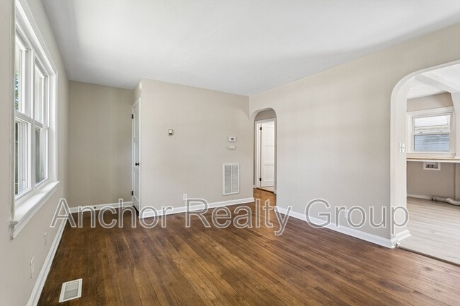 Building Photo - 7730 Ruthven Rd