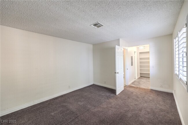 Building Photo - 3151 N Soaring Gulls Dr