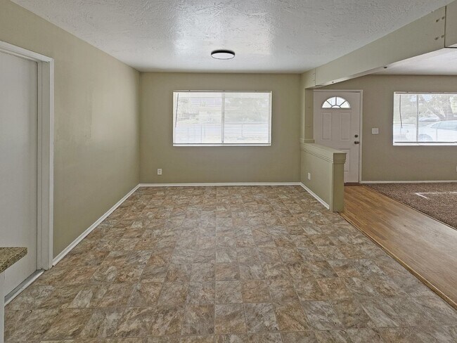 Building Photo - 6552 Valley Ave