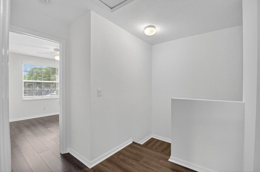 Building Photo - 16206 Sierra Palms Dr