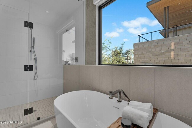 Building Photo - 6321 E Phoenician Blvd