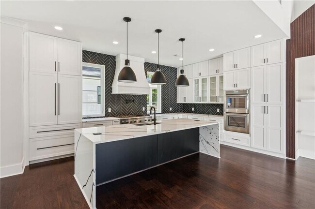 Building Photo - 115 Thome Dr