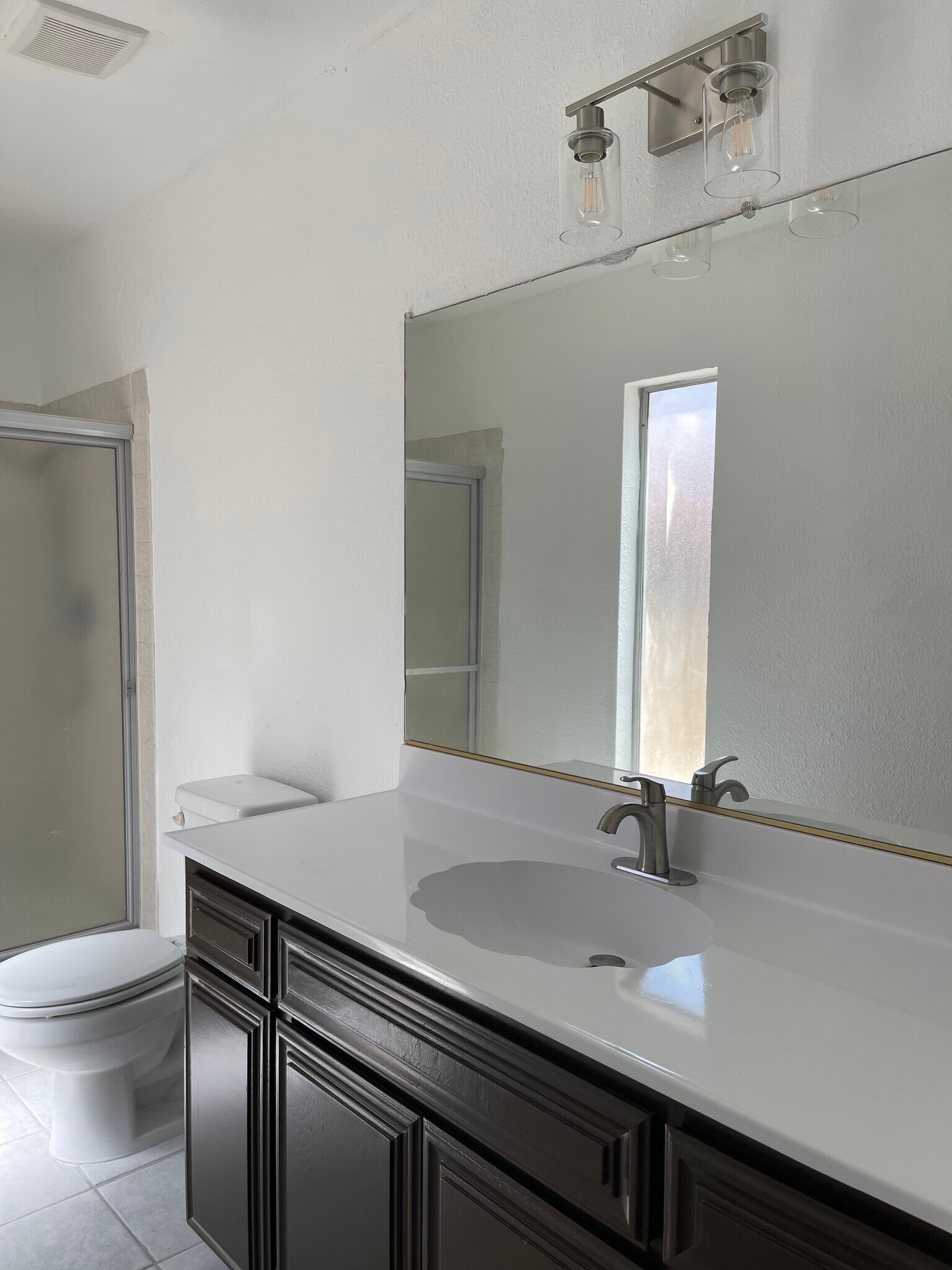 Building Photo - 1825 Silver Oak Way