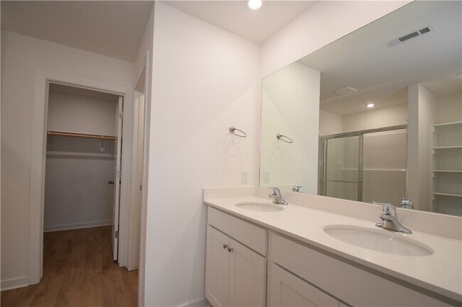 Building Photo - 544 Colorado St