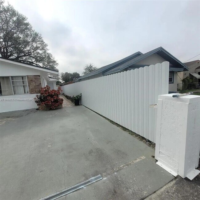 Building Photo - 2126 NW 47th Terrace