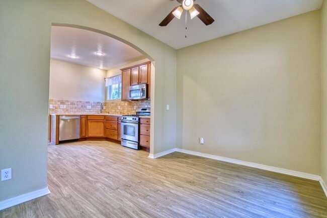 Building Photo - 2370 Windmill Dr