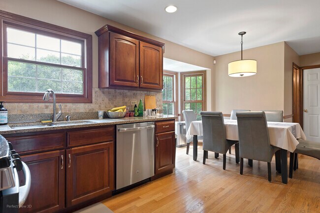 Building Photo - 560 Rapidan Ct