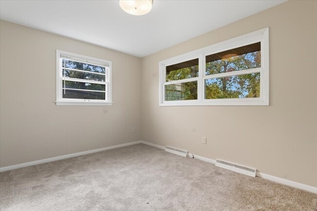 Building Photo - 2124 Burr Oak Ln