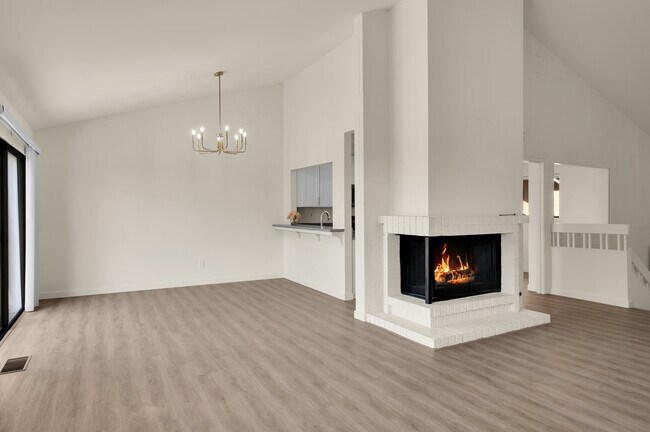 Building Photo - 2579 Caminito Muirfield