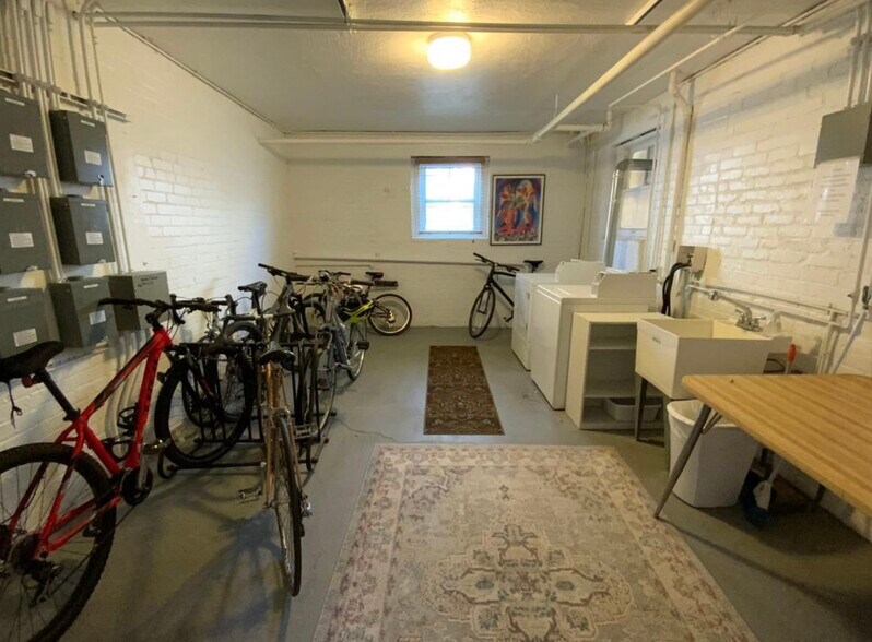 Building Photo - 504 N Pearl St