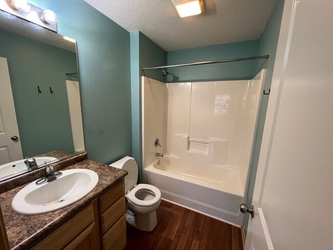 Building Photo - 5558 Kenton Ln