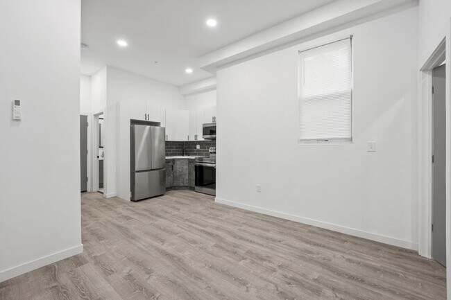 Building Photo - 1237 N 60th St