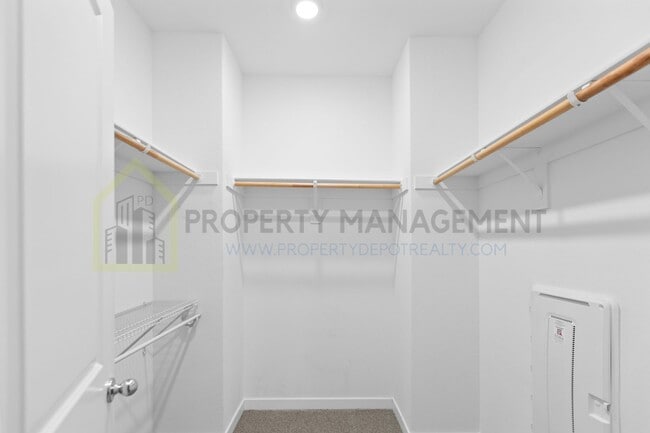 Building Photo - For Rent: Stylish 3-Bedroom Townhouse with...