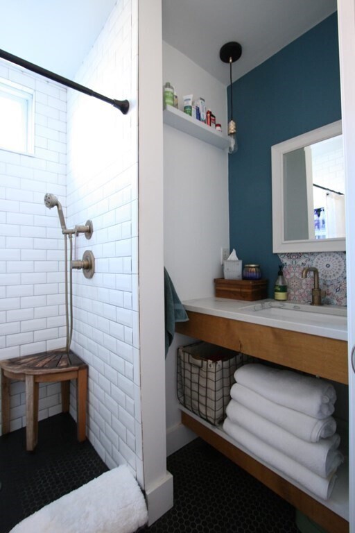 Building Photo - 40 Brastow Ave