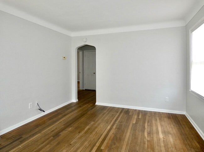 Building Photo - 2211 W Sylvania Ave