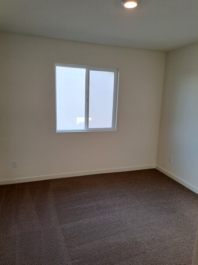 Building Photo - 5009 Star Dance Cir