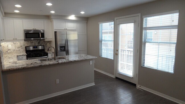 Building Photo - 33 Bonsall