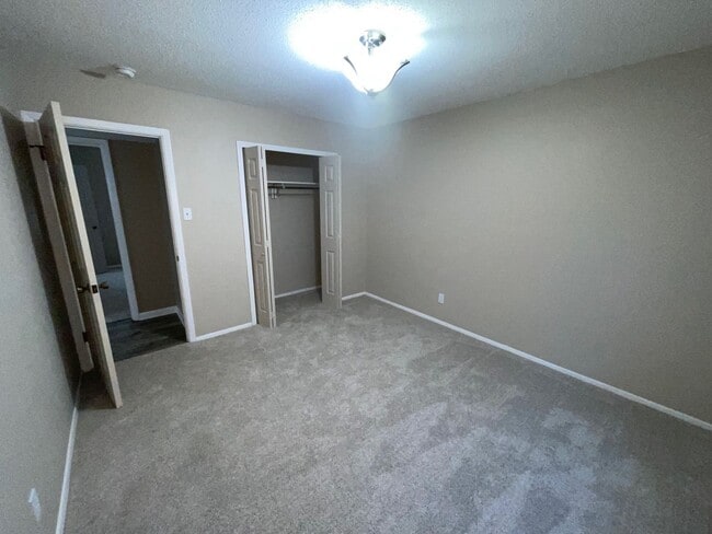 Building Photo - 1101 Lehman Dr