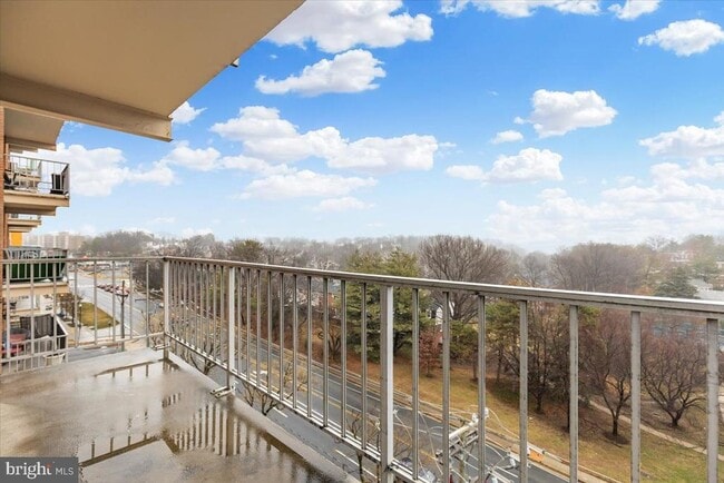 Building Photo - 4520 King St